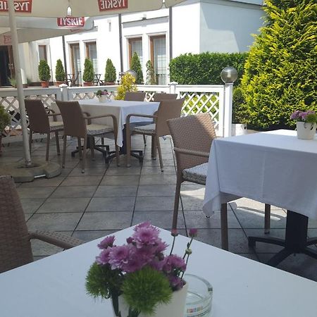 Hotel Dworek*** สเกียร์เนียวิตเซ ภายนอก รูปภาพ