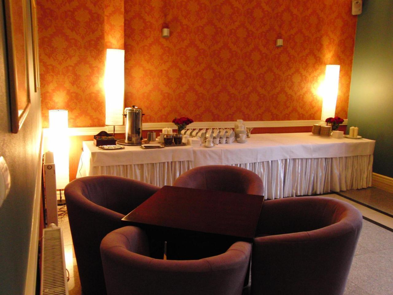 Hotel Dworek*** สเกียร์เนียวิตเซ ภายนอก รูปภาพ