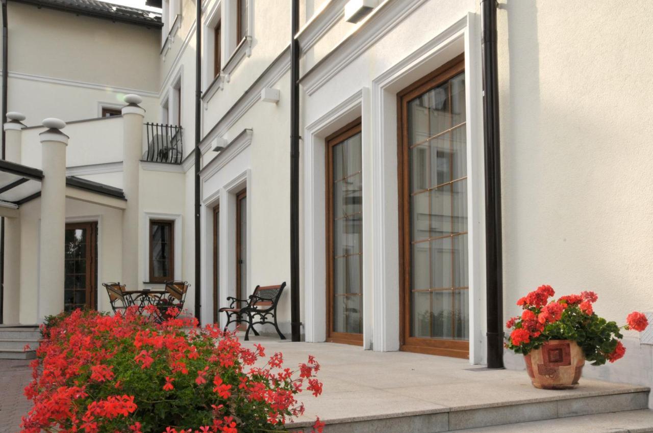 Hotel Dworek*** สเกียร์เนียวิตเซ ภายนอก รูปภาพ