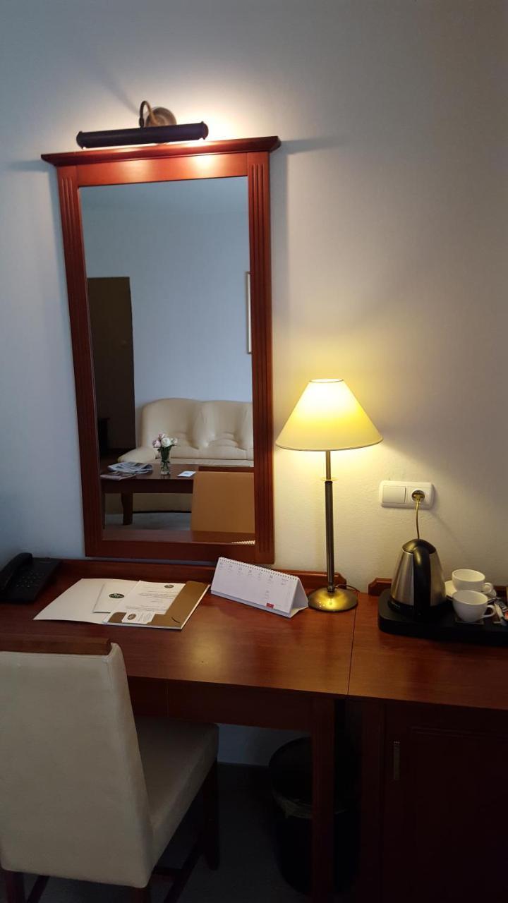 Hotel Dworek*** สเกียร์เนียวิตเซ ภายนอก รูปภาพ