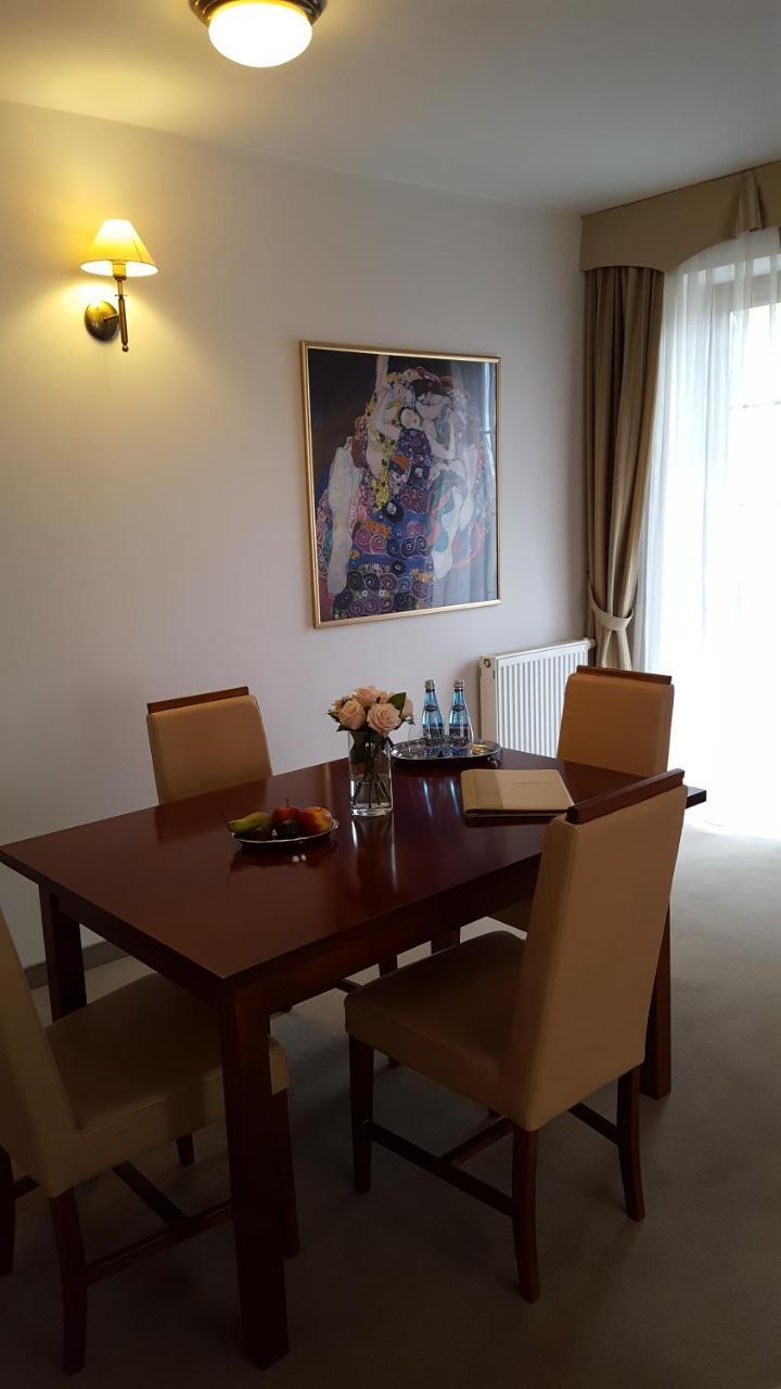 Hotel Dworek*** สเกียร์เนียวิตเซ ภายนอก รูปภาพ