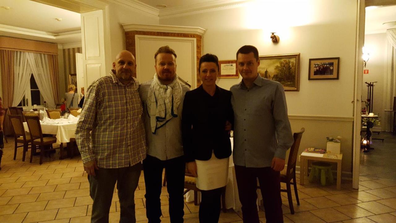 Hotel Dworek*** สเกียร์เนียวิตเซ ภายนอก รูปภาพ